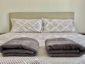 4 Schlafzimmer, Reisekinderbett, WLAN, Bettwäsche