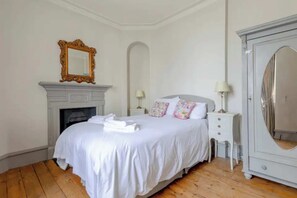 Room - Timeless Victorian 1BD Flat - Fulham (London)
