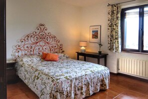 4 dormitorios, tabla de planchar con plancha, wifi y ropa de cama