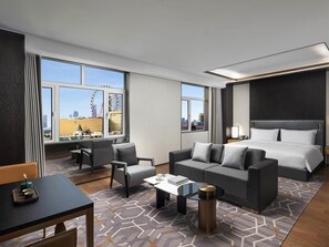 Premium bedding, in-room safe, desk, blackout drapes - Swissotel Hefei Grand Park (Hefei)