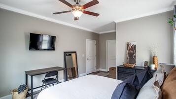 2 bedrooms, desk, iron/ironing board, free WiFi