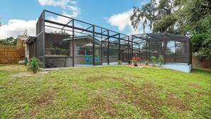 Property grounds - 2 Bedroom 2 bathroom cozy home. (Leesburg)