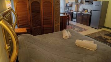 1 bedroom, iron/ironing board, WiFi (free), bed sheets