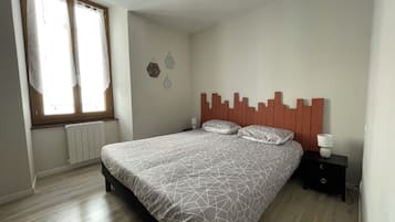 1 chambre, fer et planche à repasser, lit parapluie, Wi-Fi