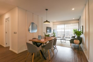 Departamento, 2 habitaciones (601) | Área de sala de estar | Smart TV