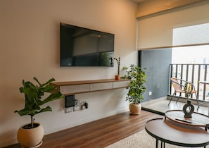 Departamento, 2 habitaciones (601) | Área de sala de estar | Smart TV