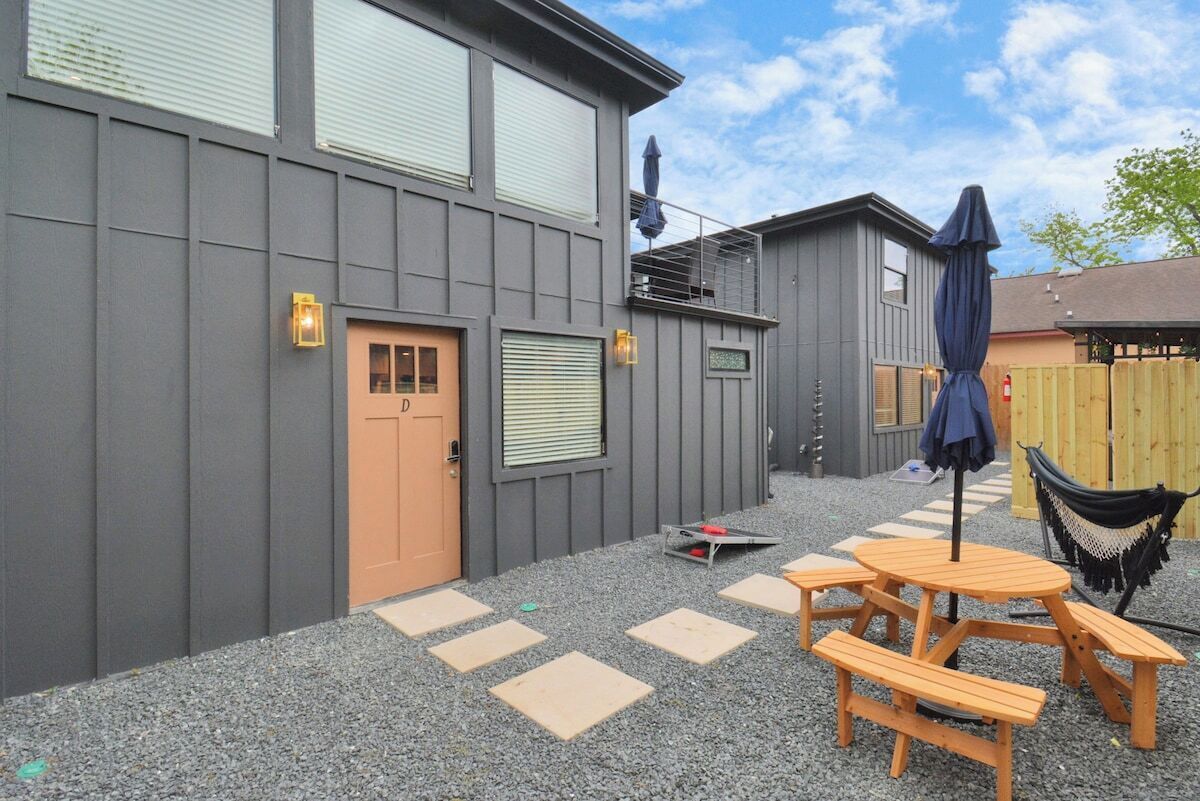 2 Chateaus -- Custom Homes -- Modern -- Fully Gated with Parking