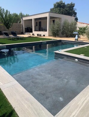 Pool - Studio near UZES with access to swimming pool (Flaux)