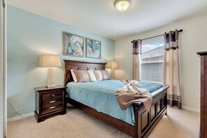 9 Schlafzimmer, Reisekinderbett, WLAN, Bettwäsche