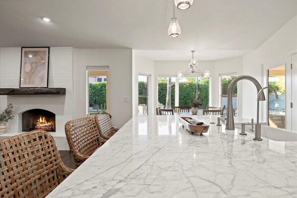 Interior - Luxury North Scottsdale 4 Bdrm w/ HTD Pool and Putting Green! (Scottsdale)