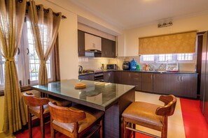 Kjøleskap på fellesområdet, mikrobølgeovn på fellesområdet og vannkoker