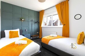 4 chambres, fer et planche à repasser, accès à Internet, literie fournie