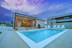 Outdoor pool - Villa Stocozzi With Private Pool (Štokovci)
