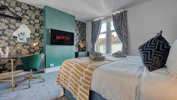 3 bedrooms, iron/ironing board, free WiFi, bed sheets