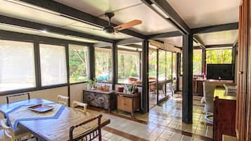 Chalet | Dining
