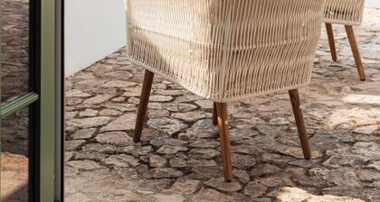 The Green House by Santiago de Alfama