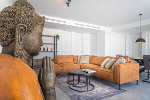 TV, offices - Villa Esmeralda 20 by Bookaparadise (Finestrat)