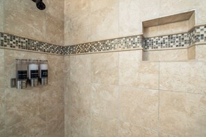 Hair dryer, towels, soap, shampoo - Ascend Remodeled Condo, SummerFun, Bear&Alpine Lake, across musical festival (Bear Valley)
