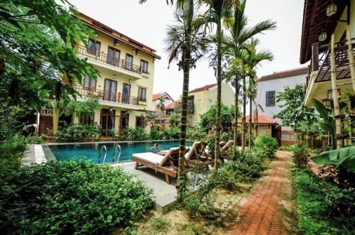 Connecting room in Upscale Orchid Riverside Oasis.