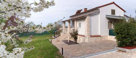 Enceinte de lâhĂ©bergement