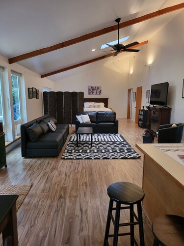 MistyGlen Hideaway, a private park setting Nestled near Olympic National Park.