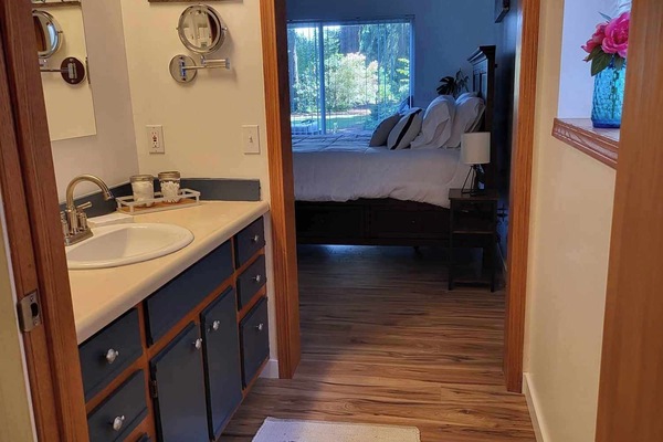 1 dormitori, planxa i posts de planxar, wifi gratuïta i roba de llit