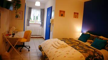 Suite, mit Bad, Gartenblick (Family blue) | Daunenbettdecken, Schreibtisch, laptopgeeigneter Arbeitsplatz