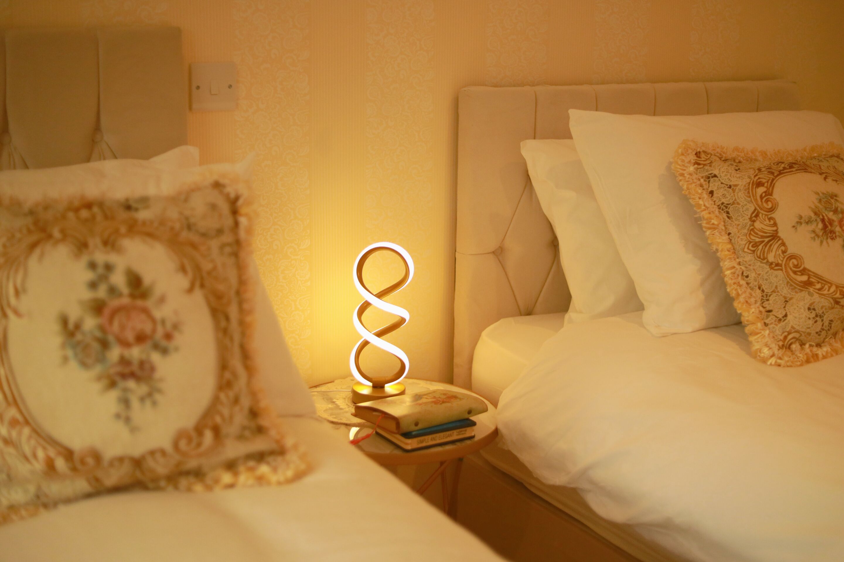 Superior Twin Room, Ensuite, Garden View | Down duvets, desk, laptop workspace, soundproofing