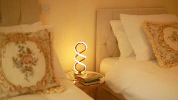 Superior Twin Room, Ensuite, Garden View | Down duvets, desk, laptop workspace, soundproofing