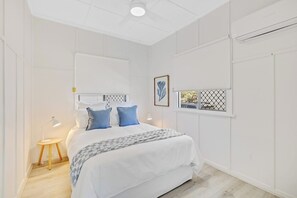 3 عدّة غرف نوم ومكواة/لوح كي وواي فاي مجانًا وملاءات أسرّة