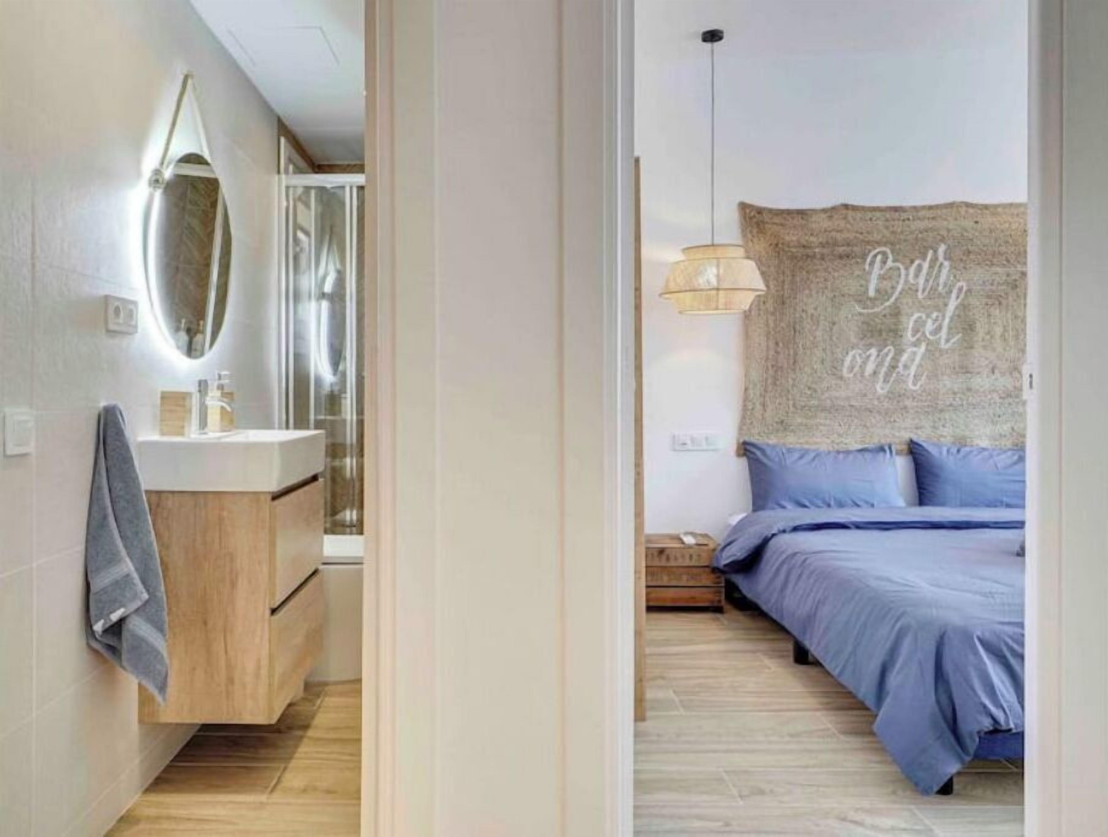 4 dormitorios, tabla de planchar con plancha, cuna de viaje