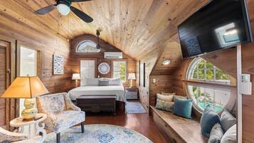 6 bedrooms, desk, iron/ironing board, free WiFi