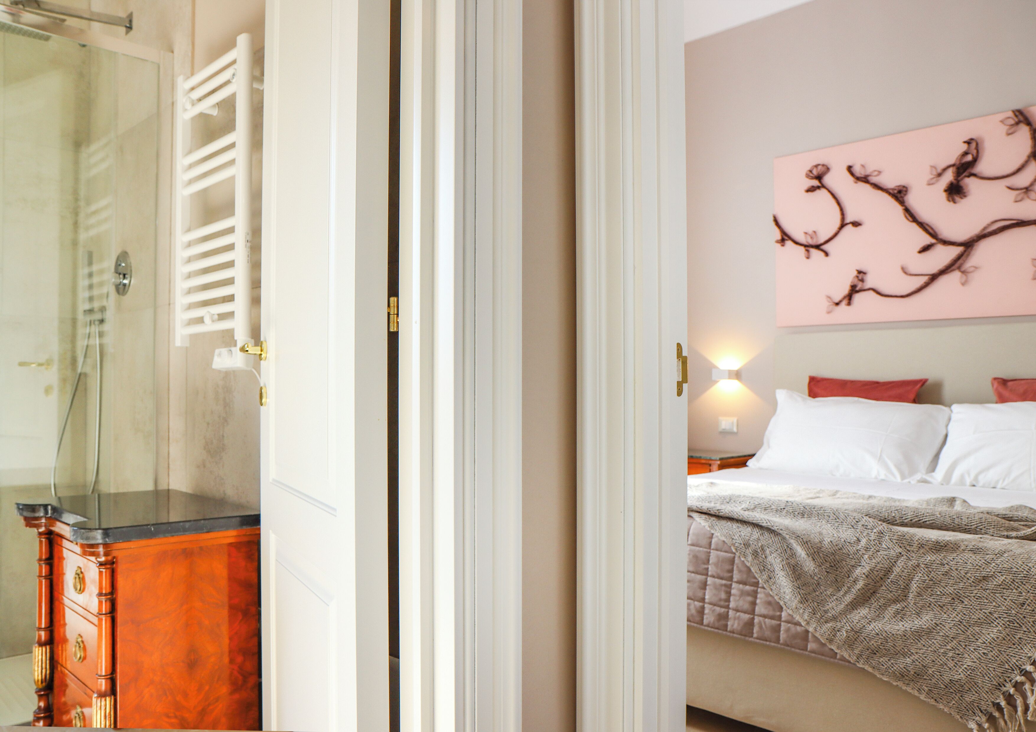 2 bedrooms, iron/ironing board, free WiFi