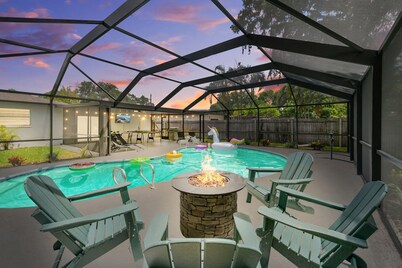 Luxury Pool Home Near Stadium - BBQ GRILL- FIREPIT☆

