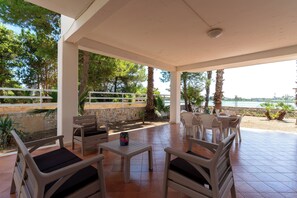 Outdoor dining - Villa del Bacino - App Rosso by BarbarHouse (Porto Cesareo)