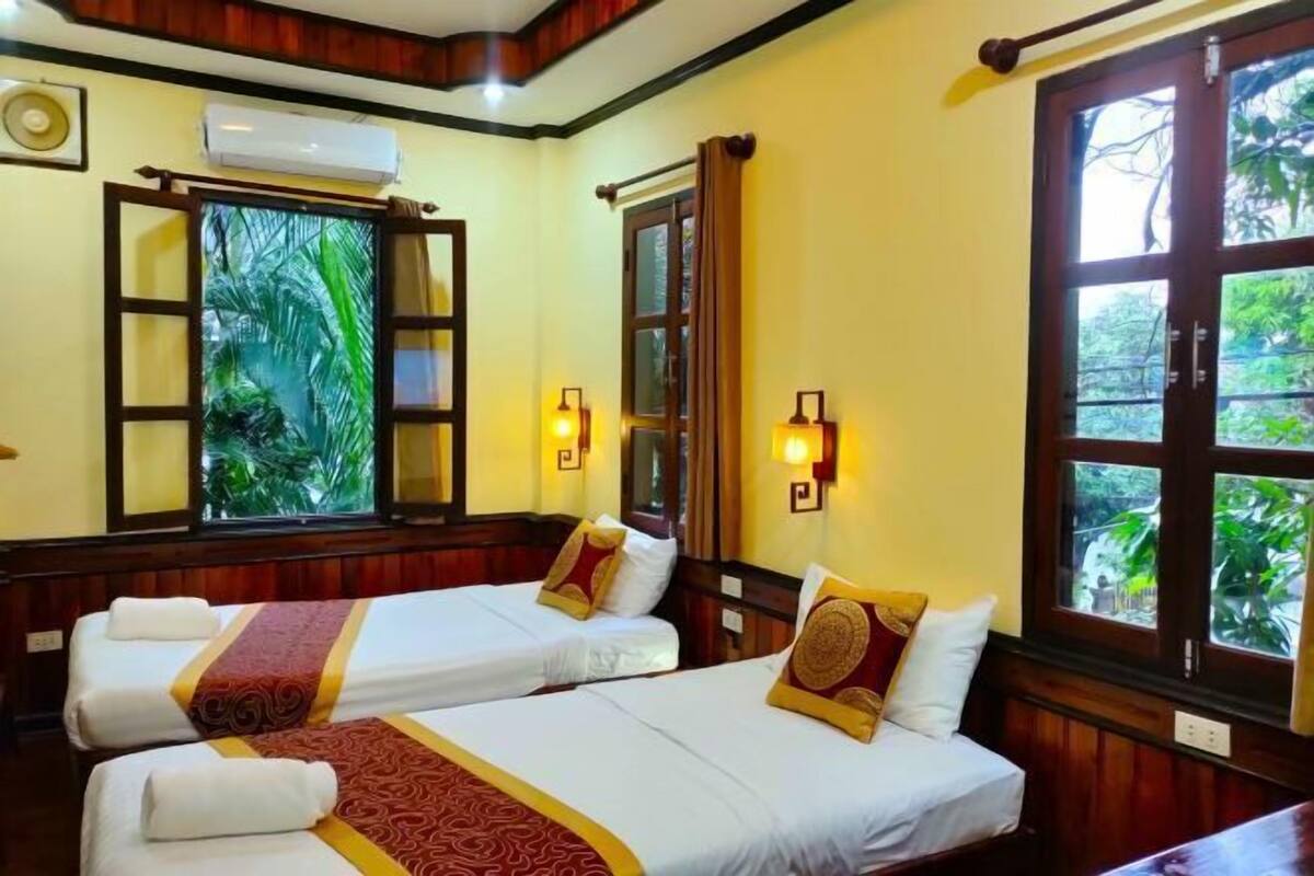 Individually decorated, desk, soundproofing, free WiFi