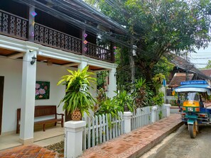 Front of property - Lotus Corner - Heritage B&B (Luang Prabang)