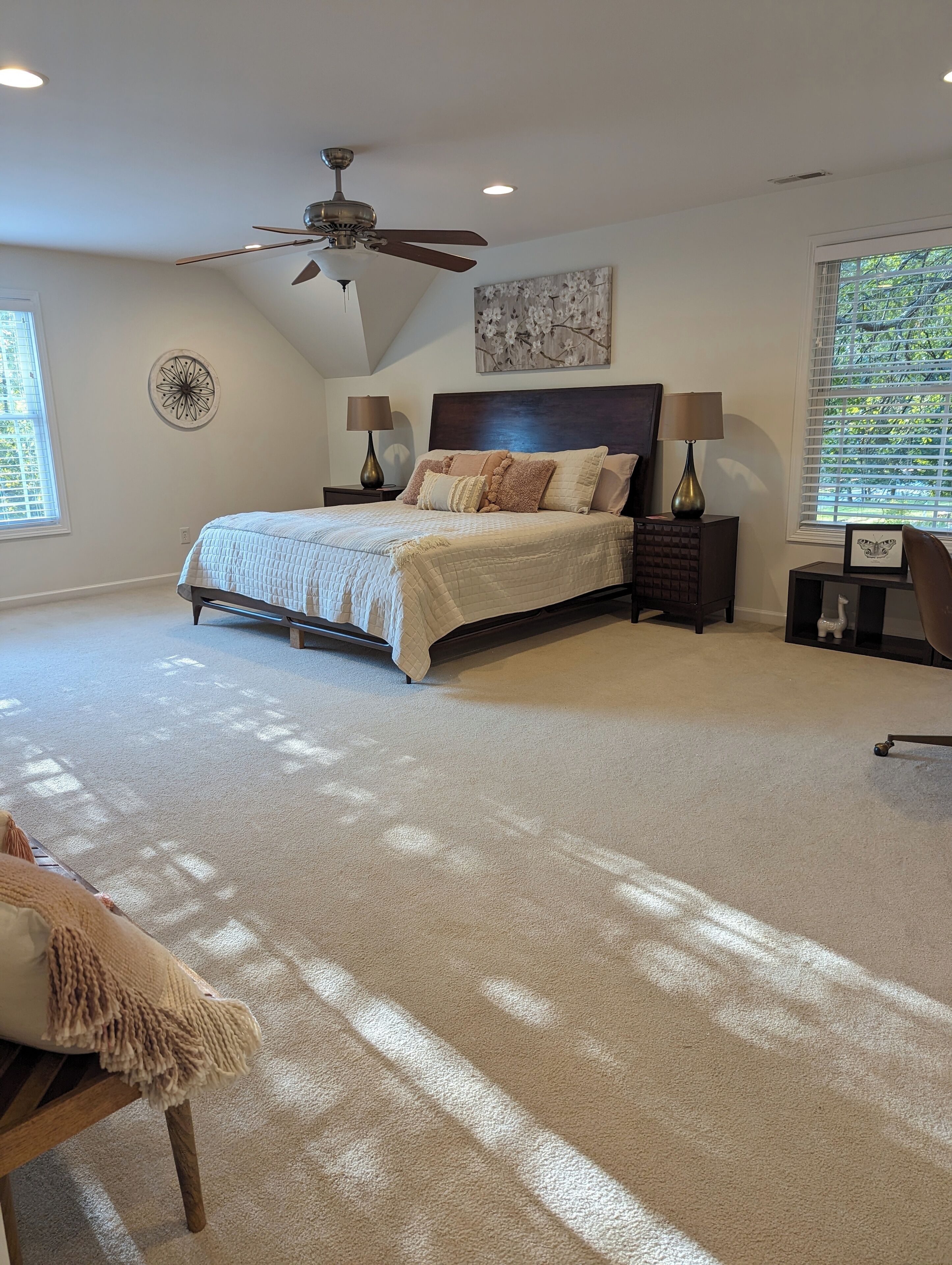 4 bedrooms, desk, iron/ironing board, free WiFi