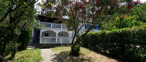 Overnatningsstedets område