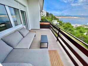Property grounds - Holiday apartment mit Klimaanlage und Balkon (Jadranovo)