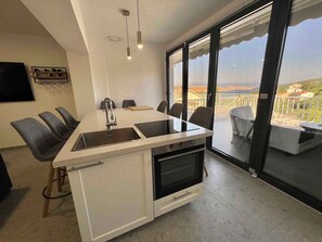 Fridge, microwave, oven, stovetop