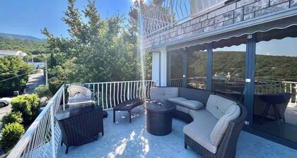 Apartamento vacacional estilo americano moderno