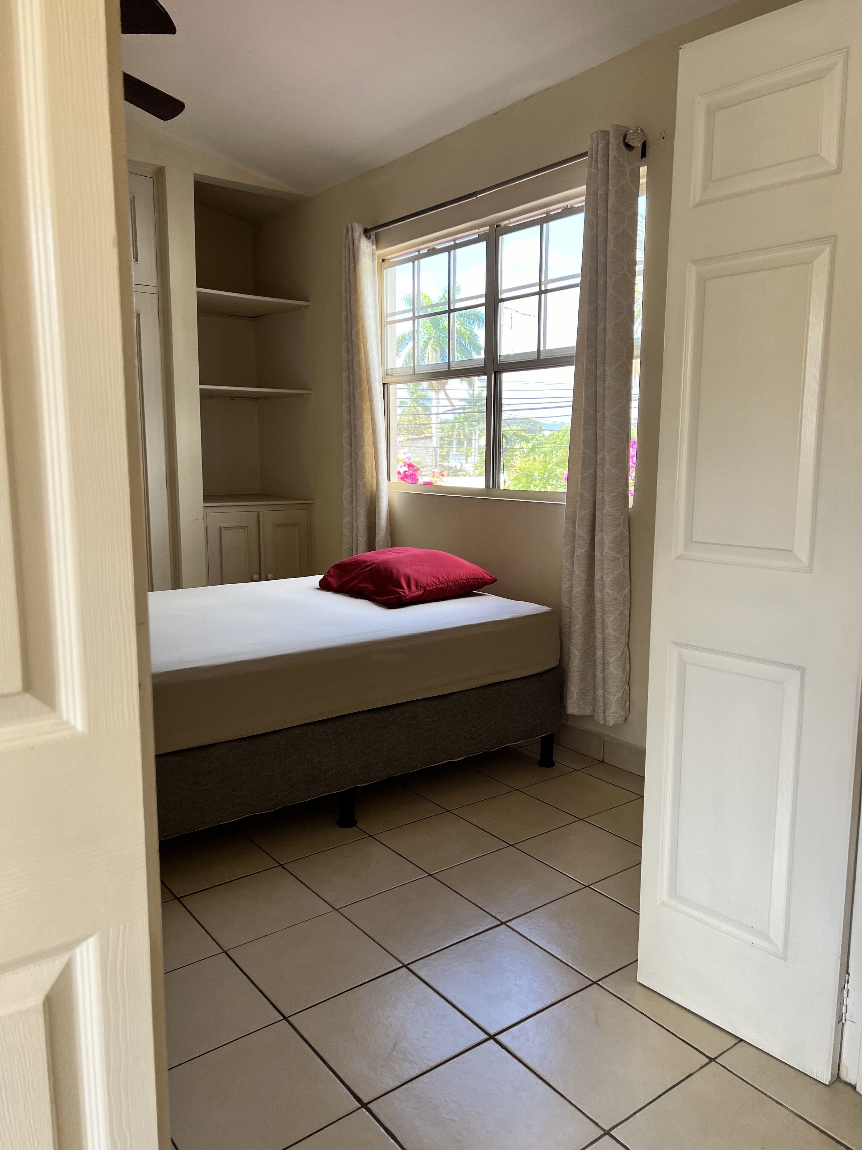 3 habitaciones, wifi gratis y ropa de cama 