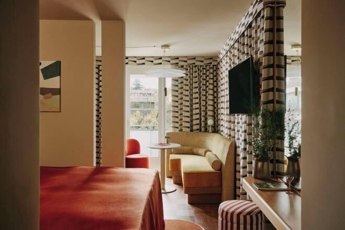In-room safe, desk, laptop workspace, blackout drapes