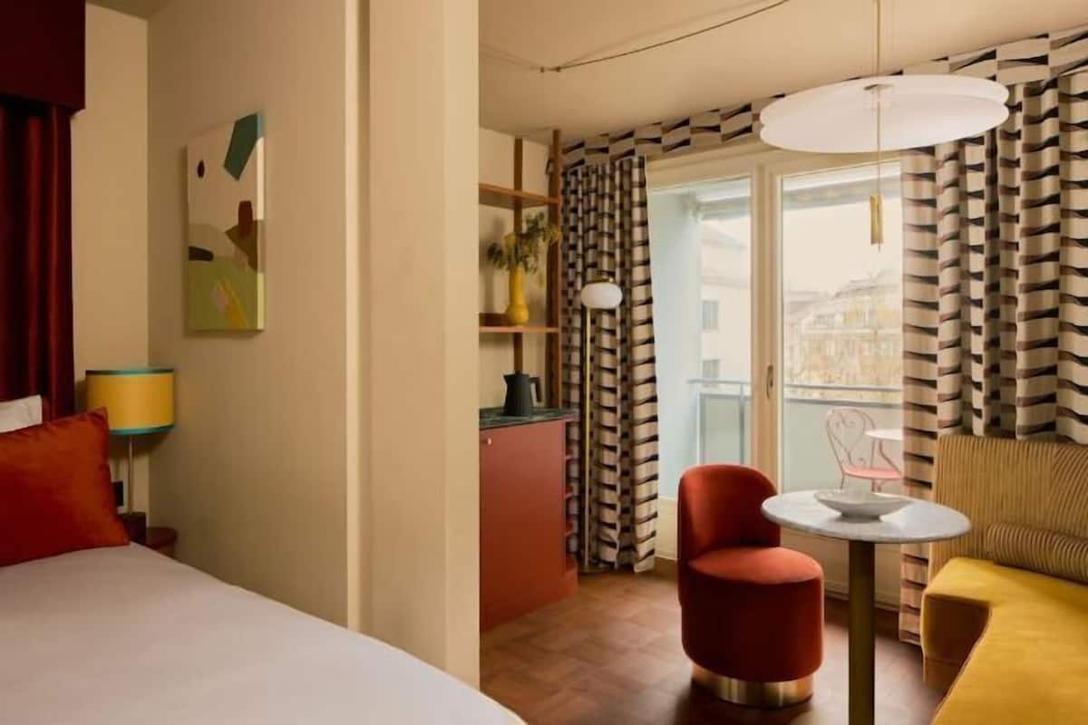1 bedroom, in-room safe, desk, laptop workspace