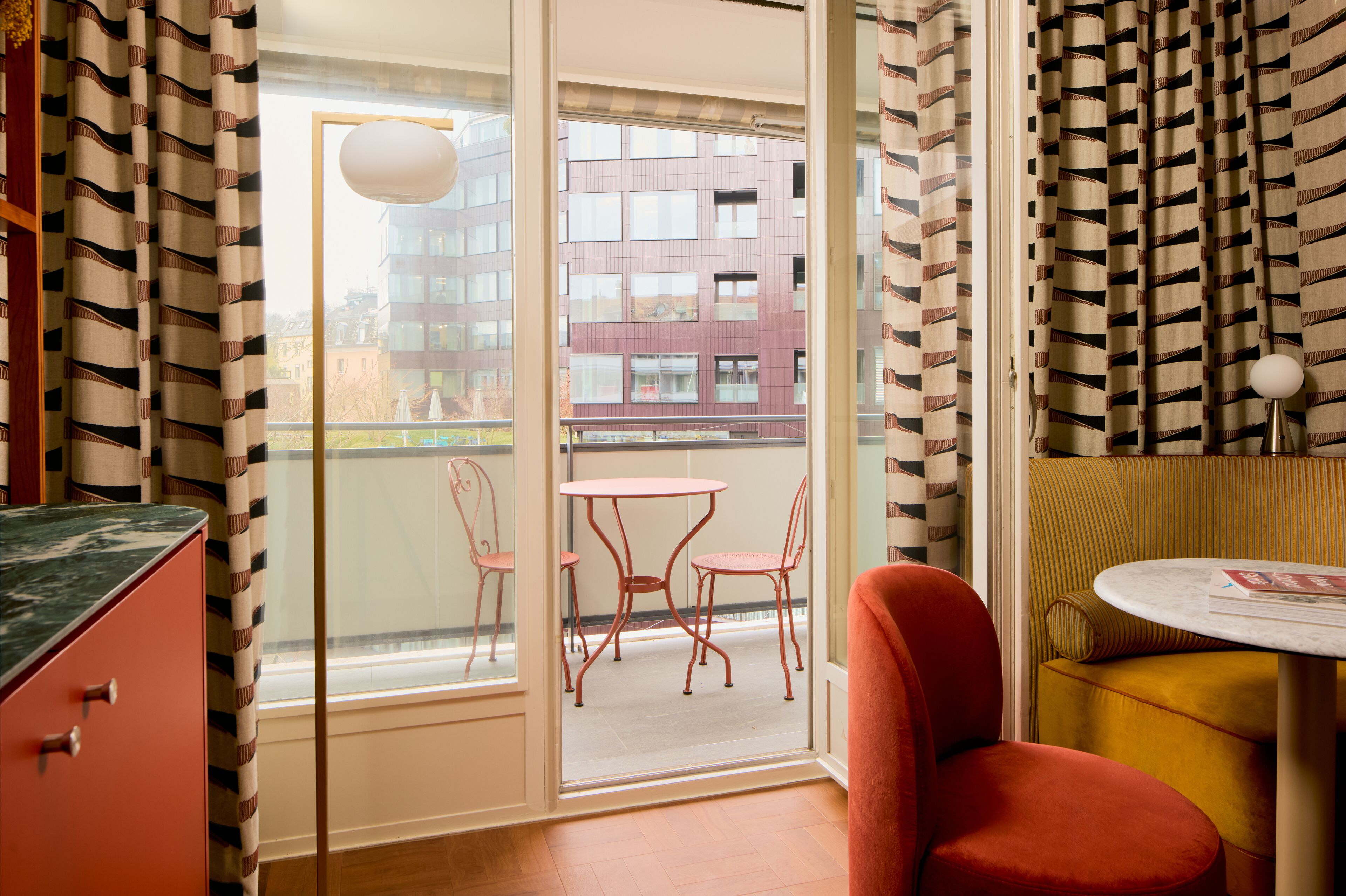 Chambre, balcon (Locke)