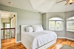 4 bedrooms, internet, bed sheets