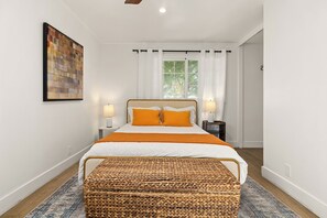 3 habitaciones, escritorio, tabla de planchar con plancha y wifi gratis 