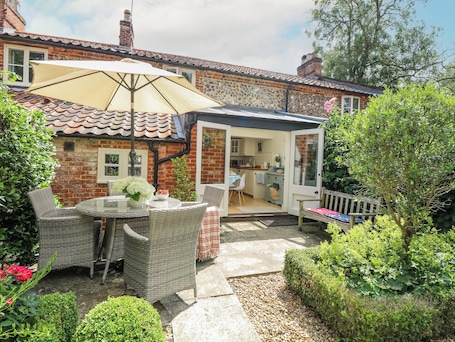 Cottage | Property grounds