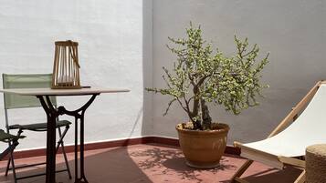 Gallery Double Room | Soundproofing, free WiFi, bed sheets